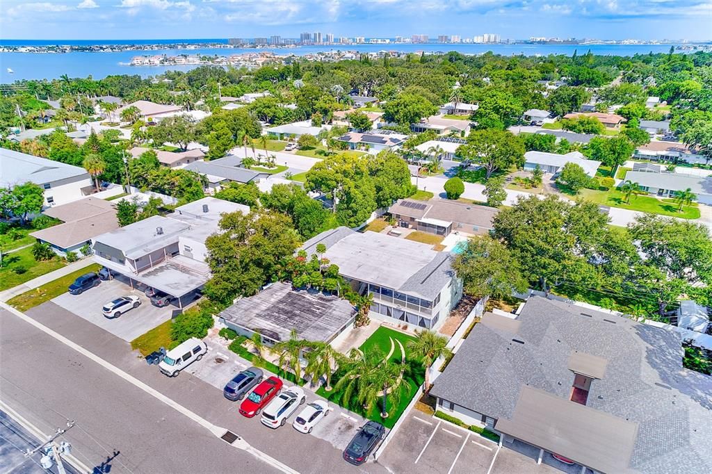 Active With Contract: $1,595 (2 beds, 1 baths, 840 Square Feet)