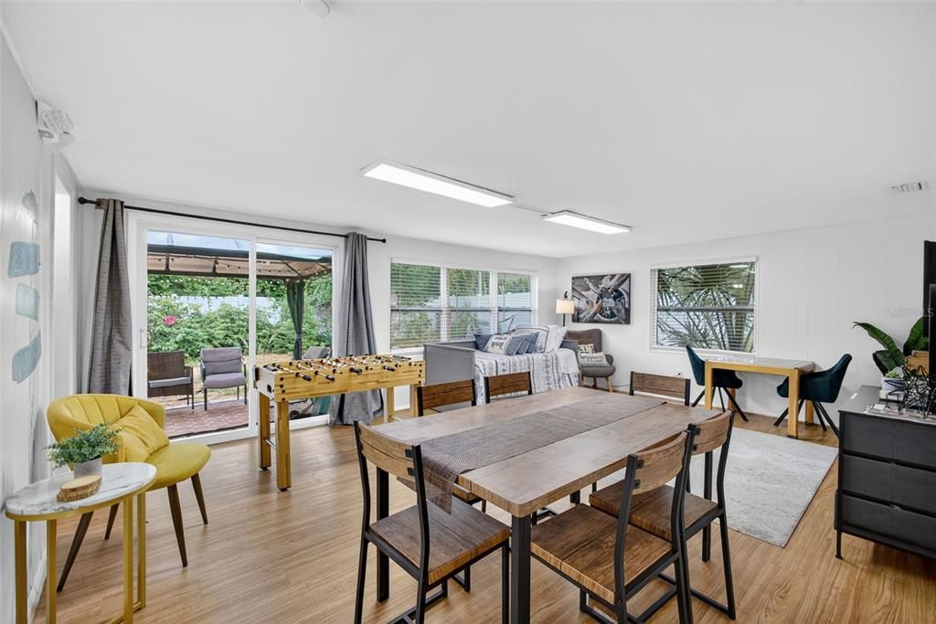 Activo con contrato: $2,300 (2 camas, 2 baños, 713 Pies cuadrados)