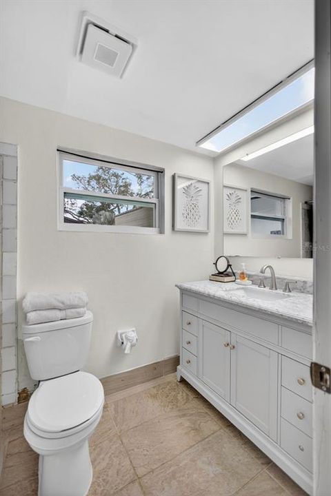 Activo con contrato: $2,300 (2 camas, 2 baños, 713 Pies cuadrados)