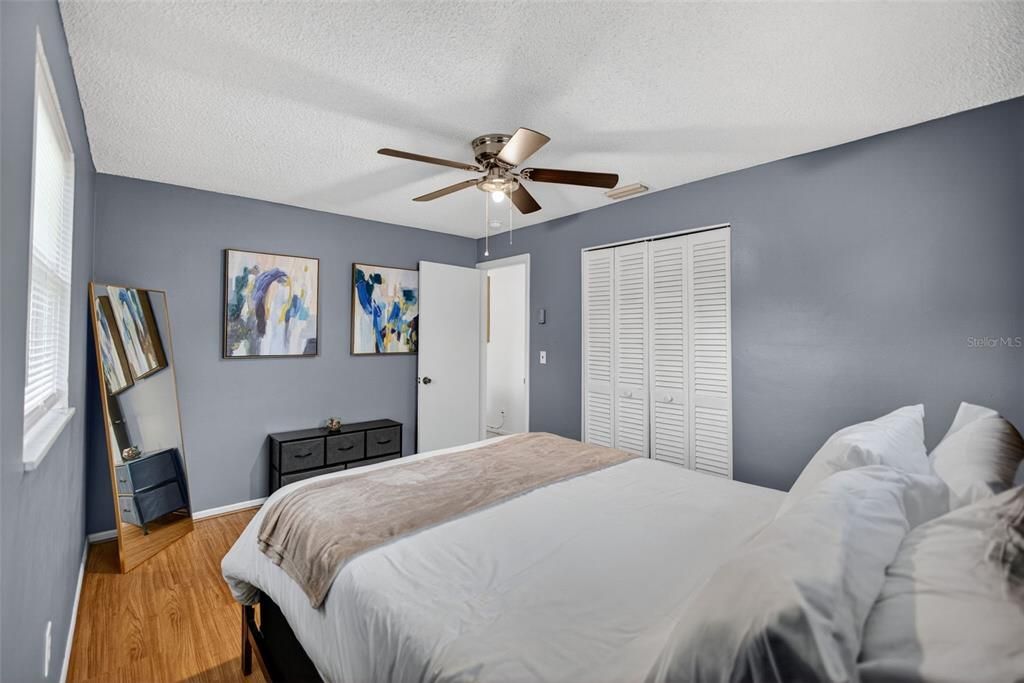 Activo con contrato: $2,300 (2 camas, 2 baños, 713 Pies cuadrados)