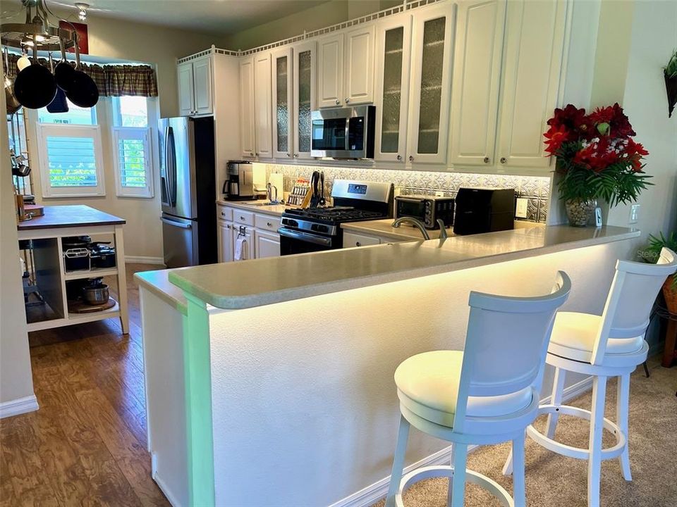 Active With Contract: $379,000 (2 beds, 2 baths, 1555 Square Feet)