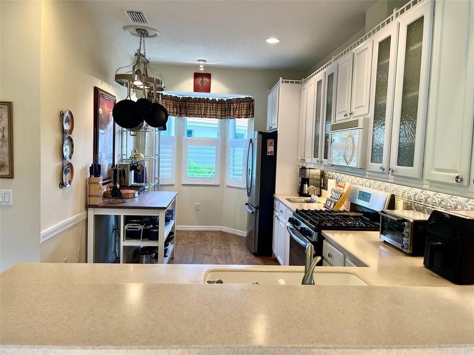 Active With Contract: $379,000 (2 beds, 2 baths, 1555 Square Feet)