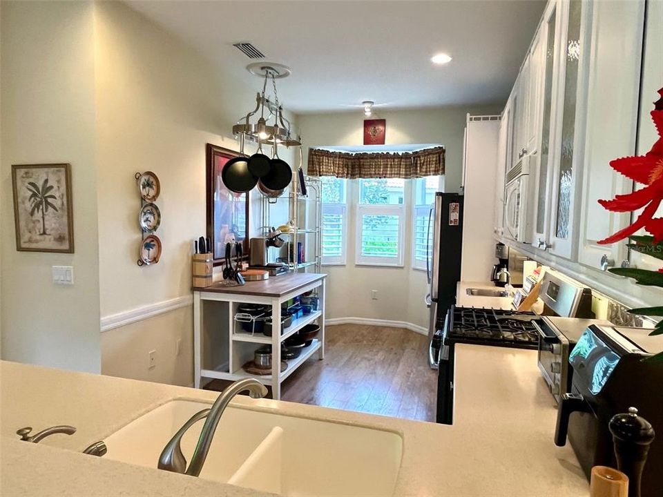 Active With Contract: $379,000 (2 beds, 2 baths, 1555 Square Feet)