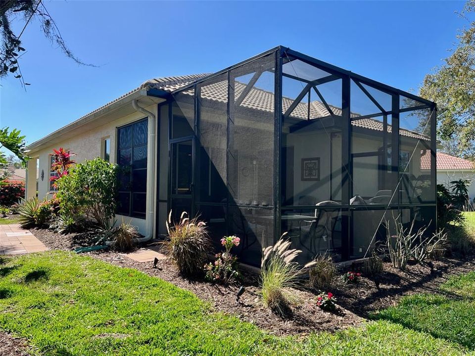 Active With Contract: $379,000 (2 beds, 2 baths, 1555 Square Feet)