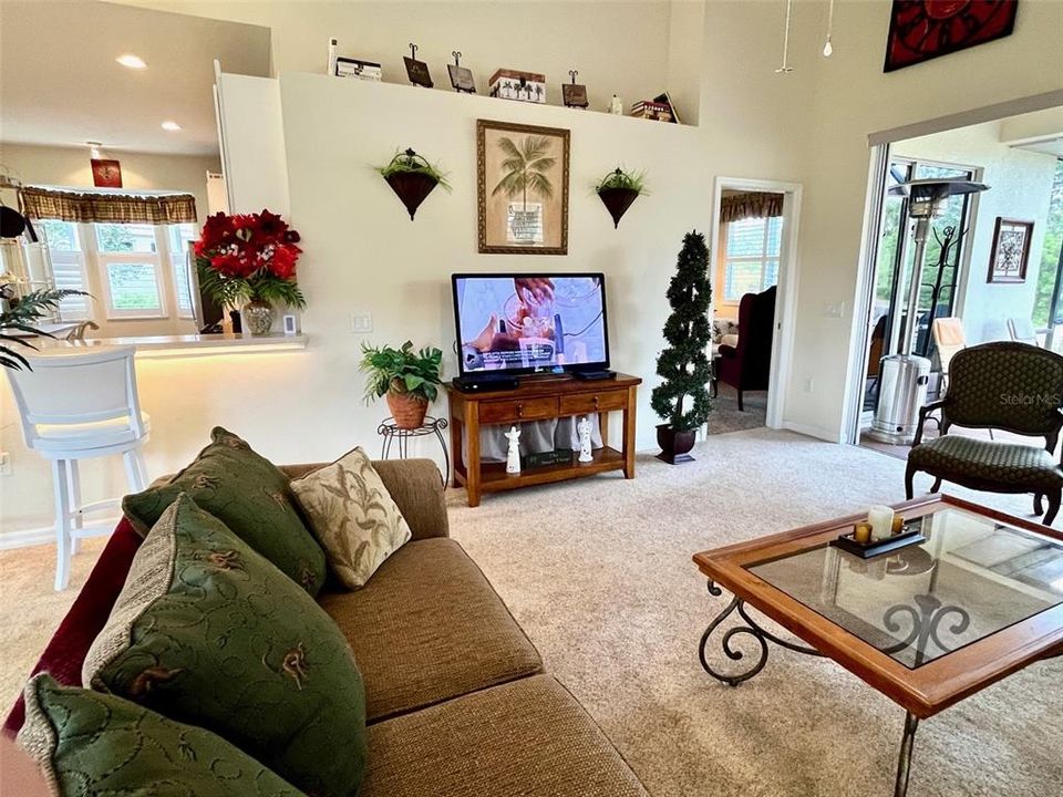 Active With Contract: $379,000 (2 beds, 2 baths, 1555 Square Feet)