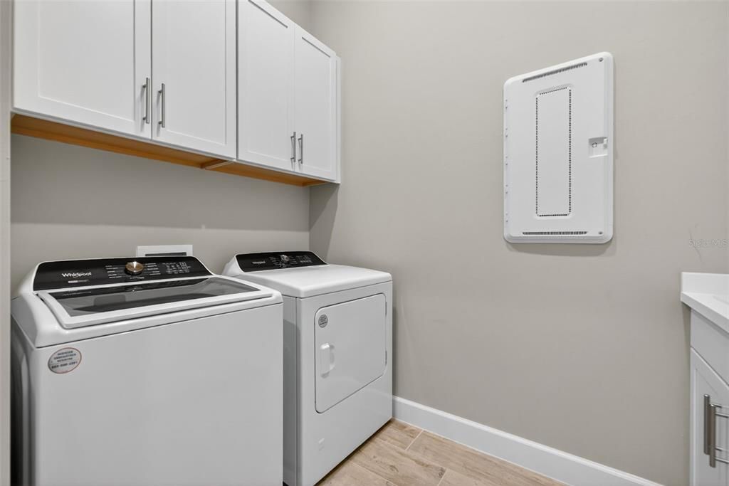 For Sale: $975,000 (3 beds, 3 baths, 2508 Square Feet)