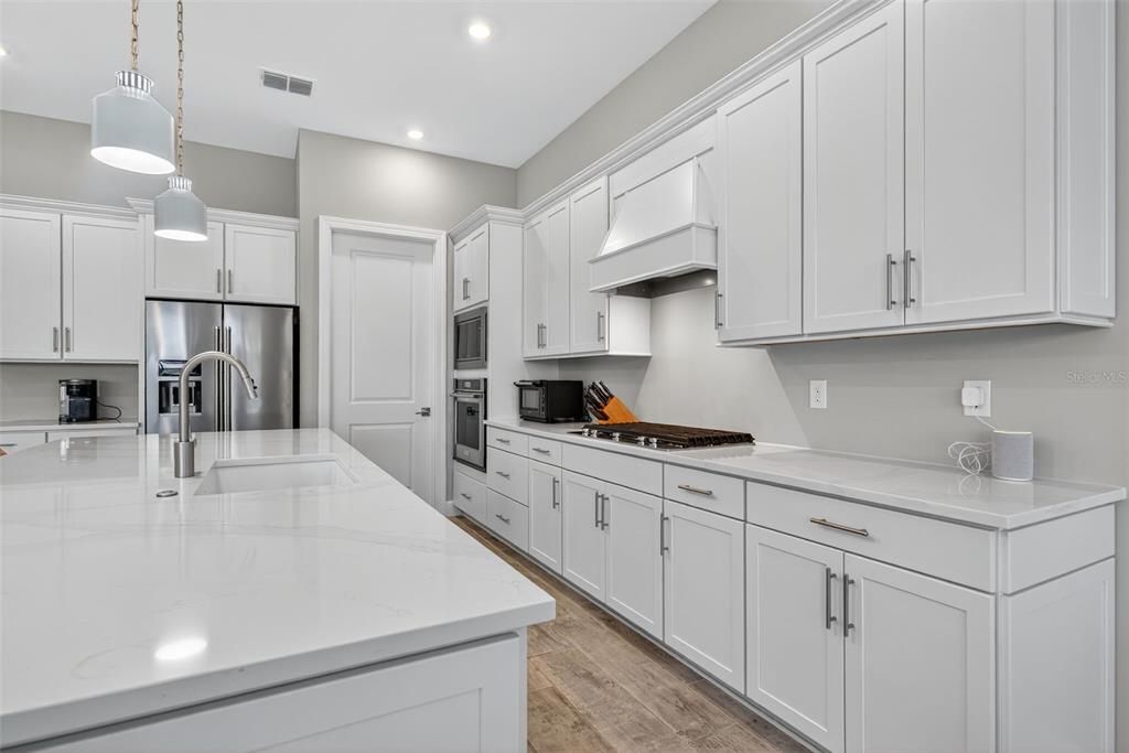 For Sale: $975,000 (3 beds, 3 baths, 2508 Square Feet)