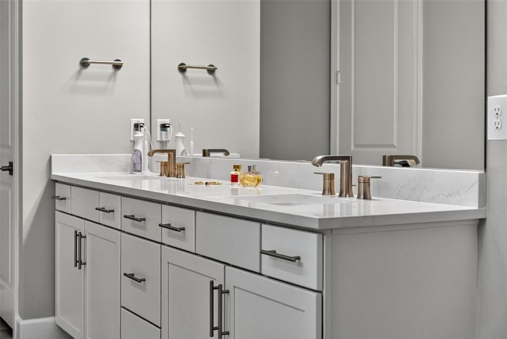 For Sale: $975,000 (3 beds, 3 baths, 2508 Square Feet)