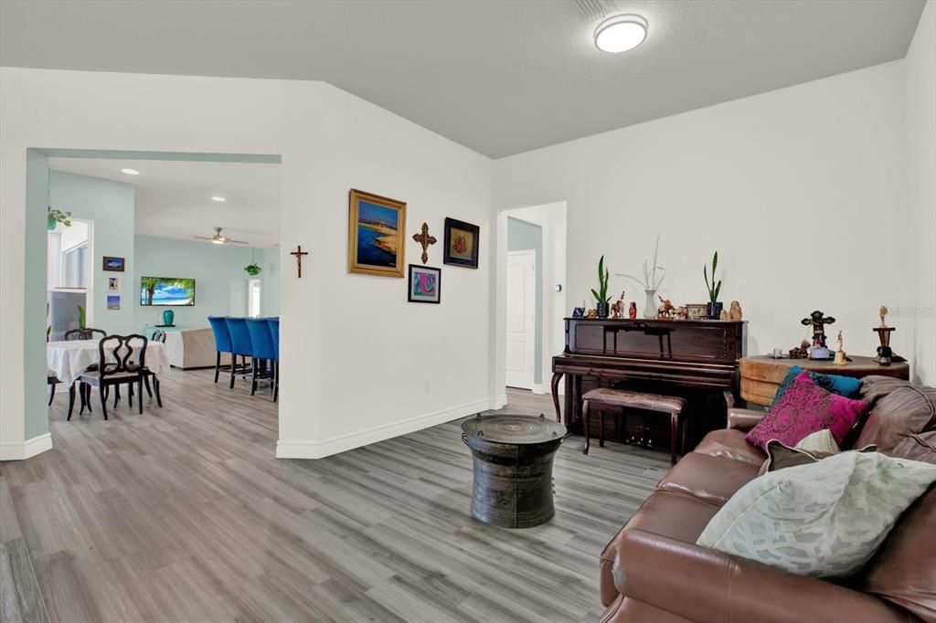 For Sale: $499,000 (4 beds, 3 baths, 3170 Square Feet)