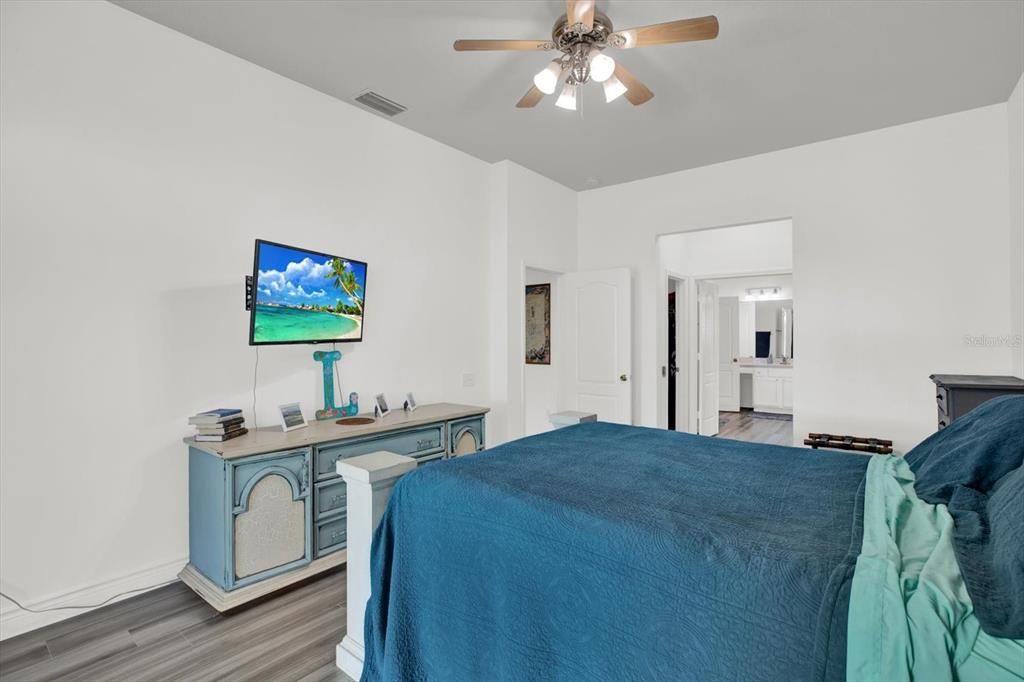 For Sale: $499,000 (4 beds, 3 baths, 3170 Square Feet)