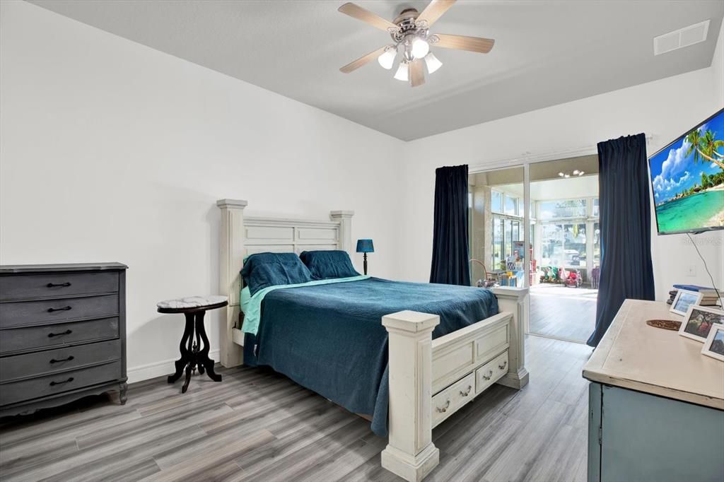 For Sale: $499,000 (4 beds, 3 baths, 3170 Square Feet)