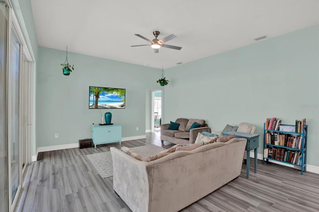 For Sale: $499,000 (4 beds, 3 baths, 3170 Square Feet)