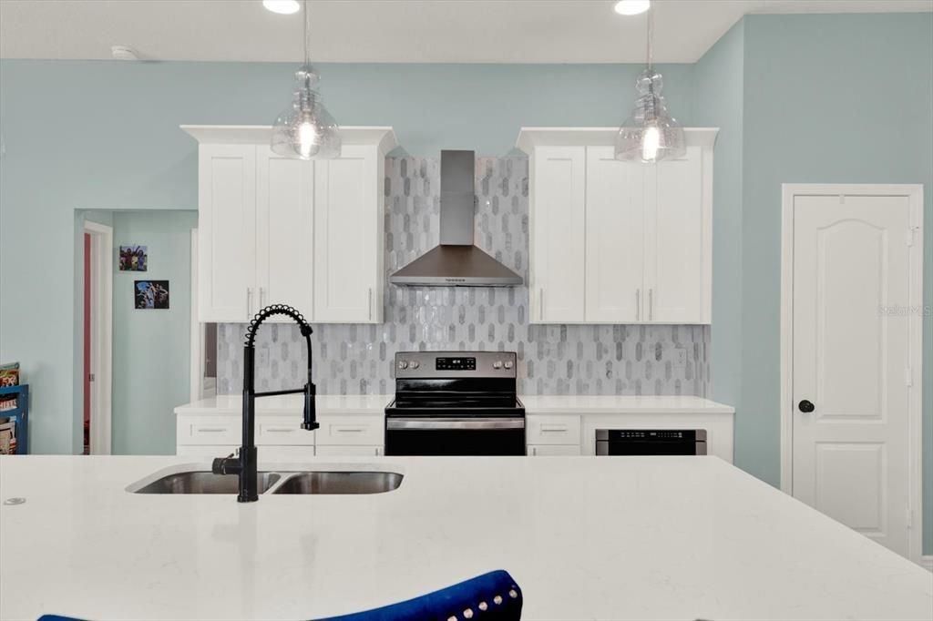 For Sale: $499,000 (4 beds, 3 baths, 3170 Square Feet)