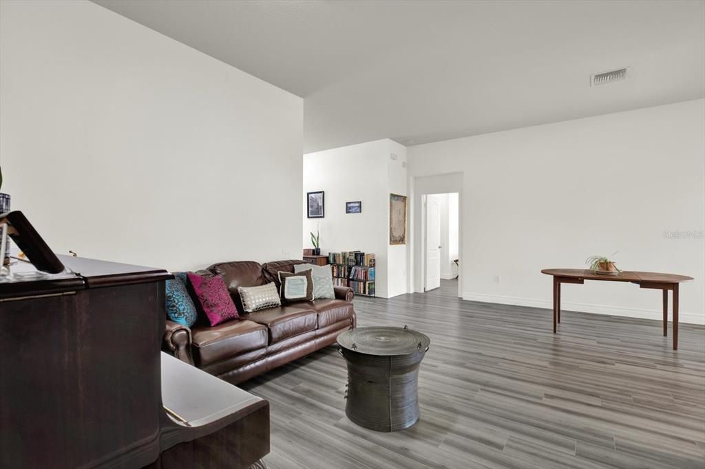 For Sale: $499,000 (4 beds, 3 baths, 3170 Square Feet)