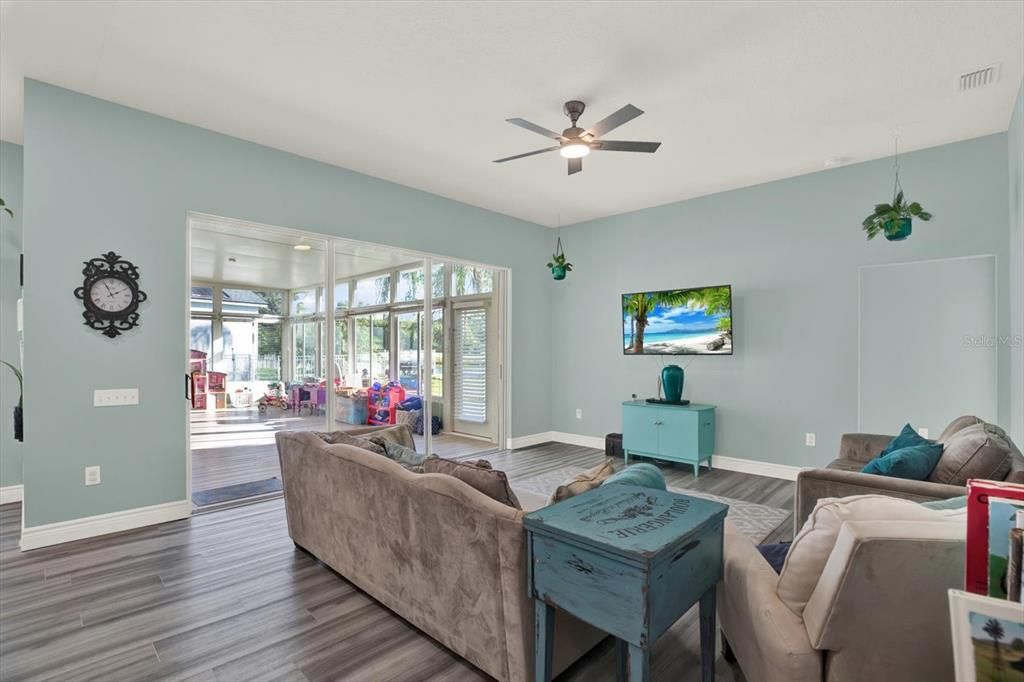 For Sale: $499,000 (4 beds, 3 baths, 3170 Square Feet)