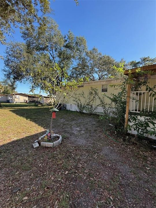 For Sale: $150,000 (2 beds, 2 baths, 924 Square Feet)