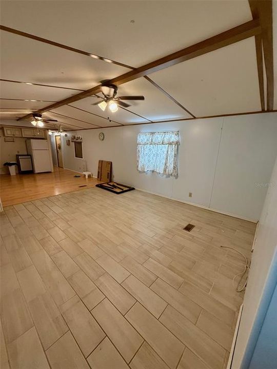 For Sale: $150,000 (2 beds, 2 baths, 924 Square Feet)