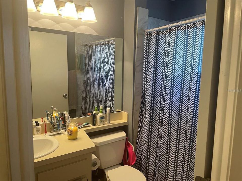 合同活跃: $315,000 (3 贝兹, 2 浴室, 1583 平方英尺)