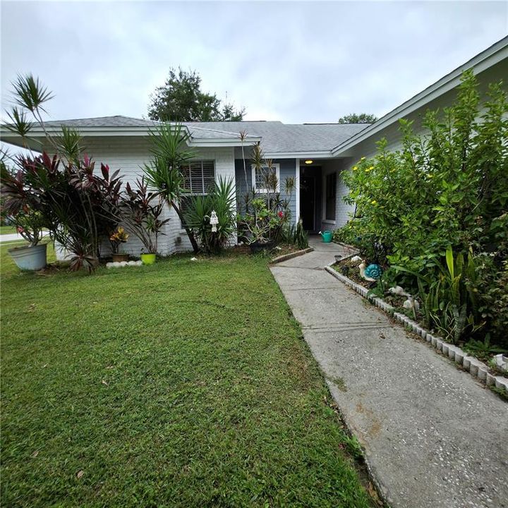 合同活跃: $315,000 (3 贝兹, 2 浴室, 1583 平方英尺)