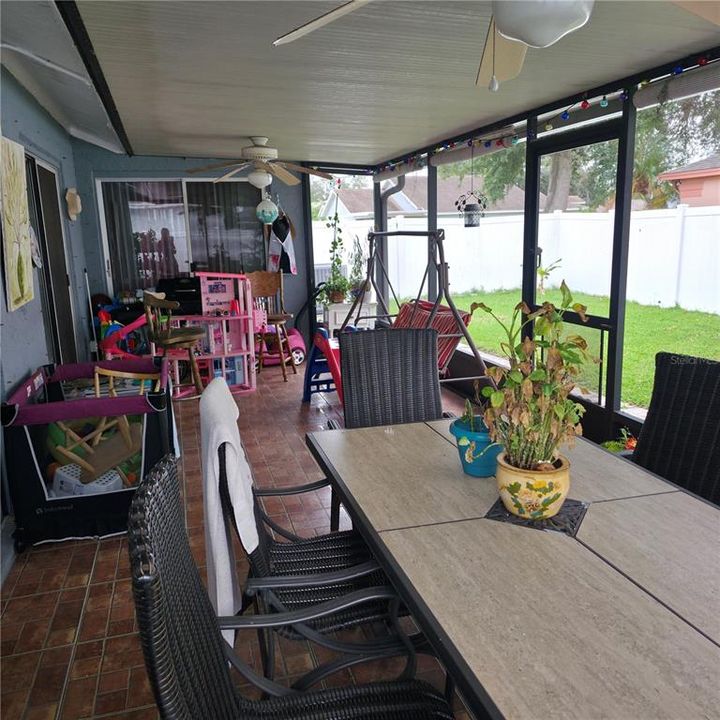 合同活跃: $315,000 (3 贝兹, 2 浴室, 1583 平方英尺)