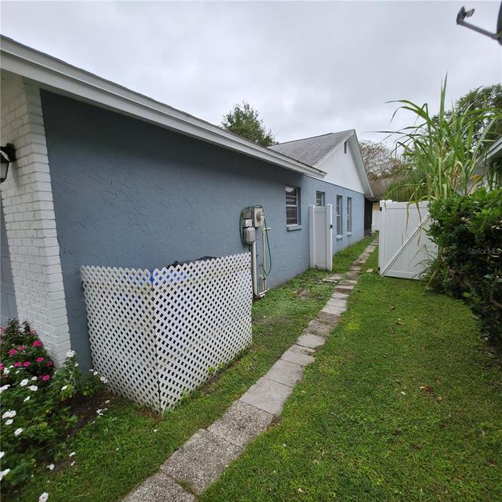 合同活跃: $315,000 (3 贝兹, 2 浴室, 1583 平方英尺)