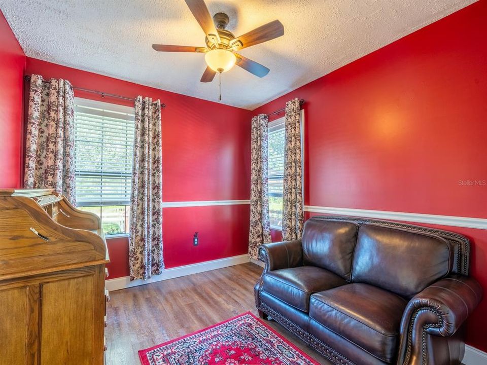 For Sale: $220,000 (2 beds, 2 baths, 1072 Square Feet)