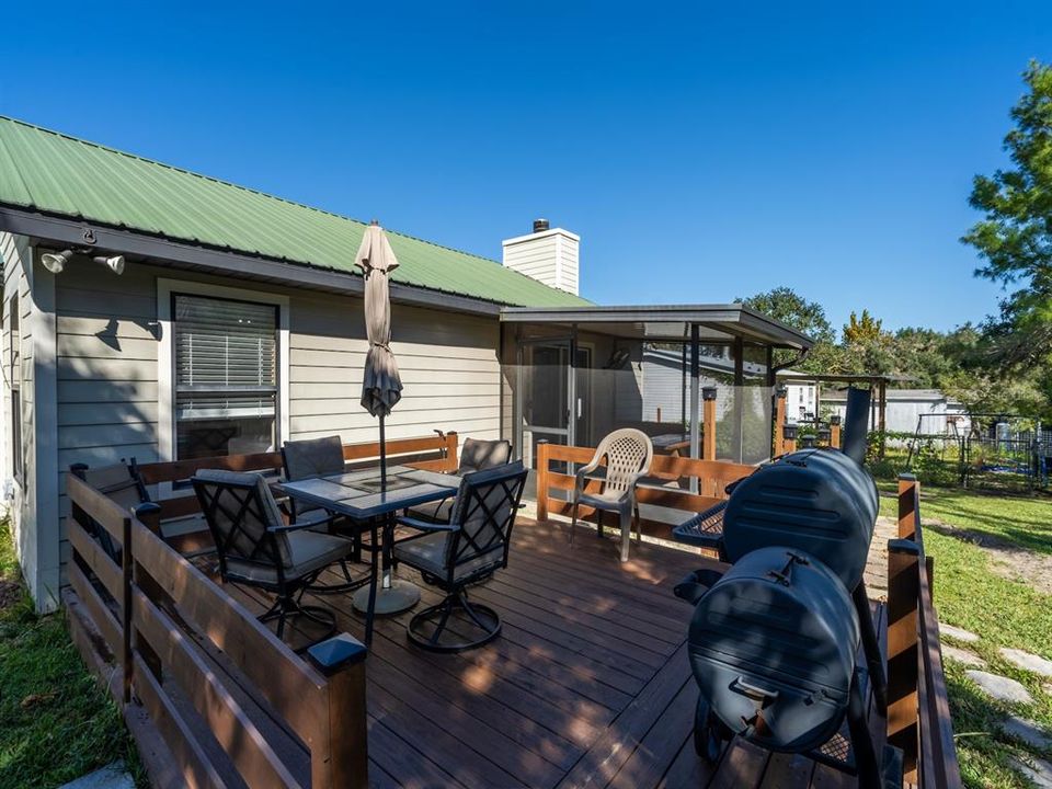 For Sale: $220,000 (2 beds, 2 baths, 1072 Square Feet)