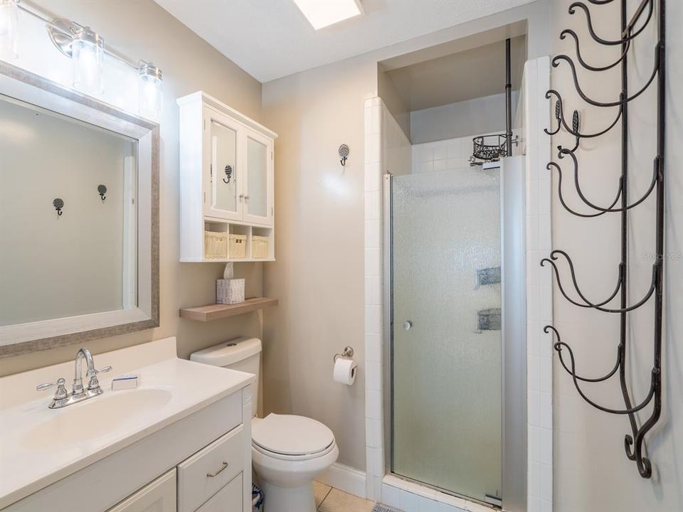 For Sale: $220,000 (2 beds, 2 baths, 1072 Square Feet)