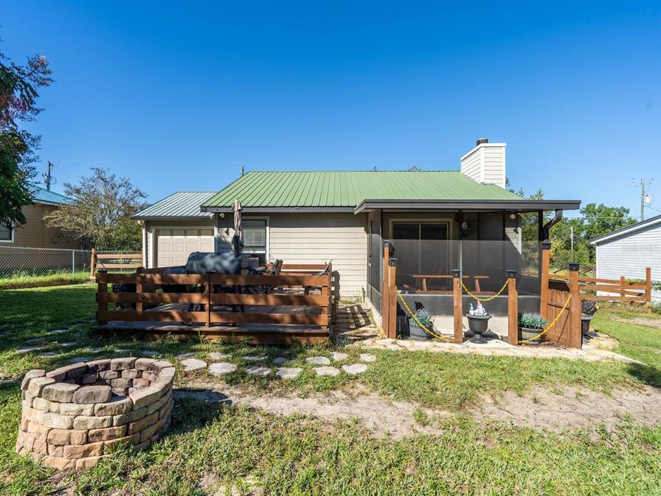 For Sale: $220,000 (2 beds, 2 baths, 1072 Square Feet)