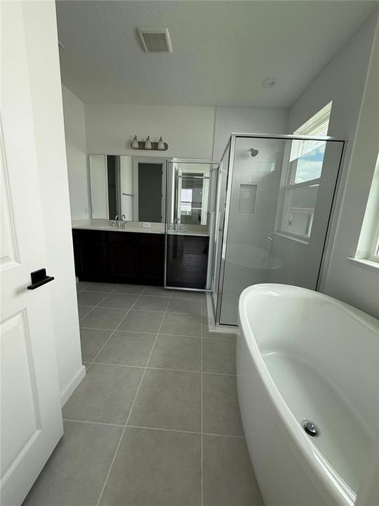 For Rent: $3,000 (4 beds, 3 baths, 2331 Square Feet)