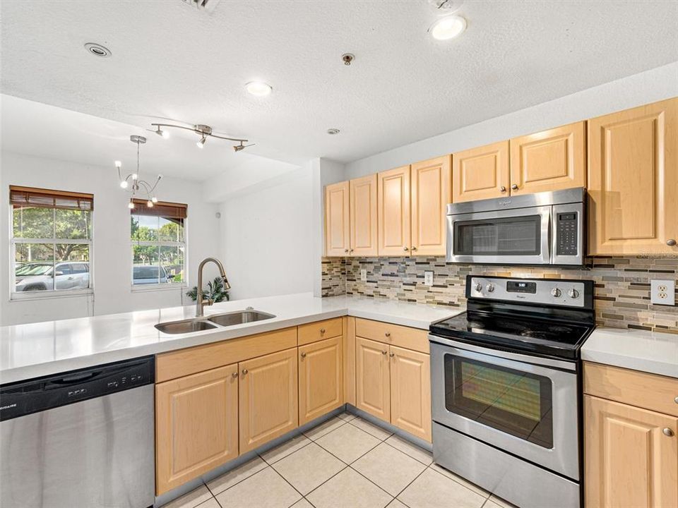 Active With Contract: $384,900 (3 beds, 2 baths, 1312 Square Feet)