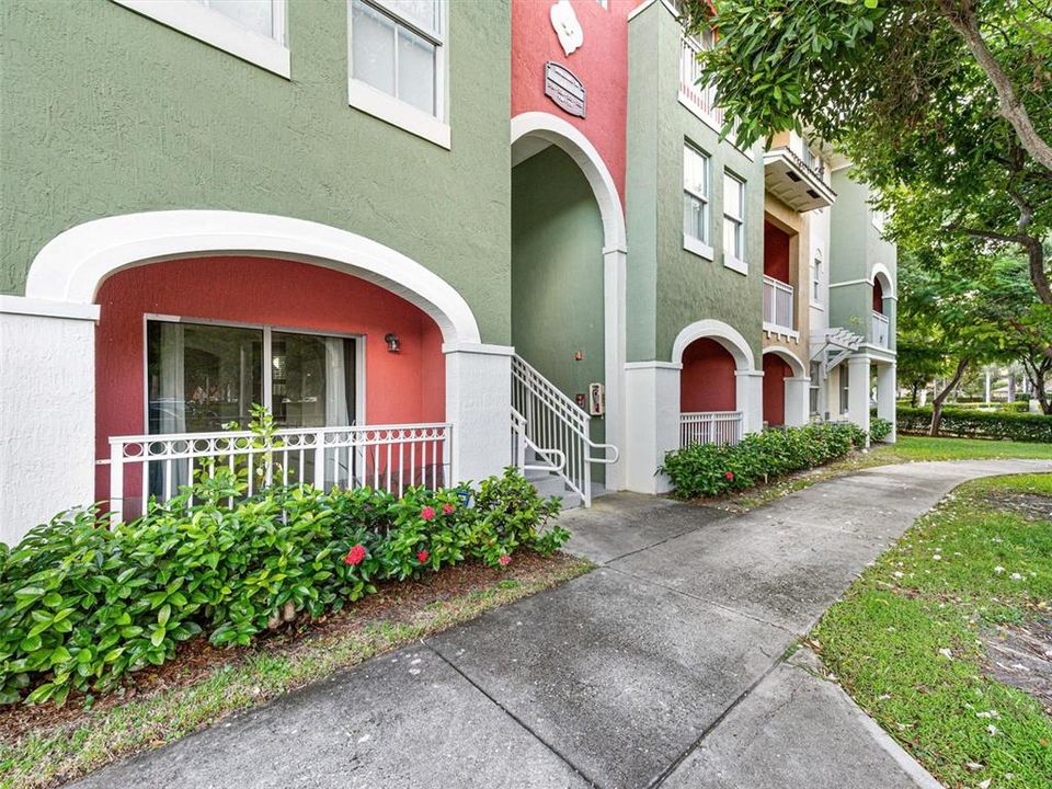 Active With Contract: $384,900 (3 beds, 2 baths, 1312 Square Feet)