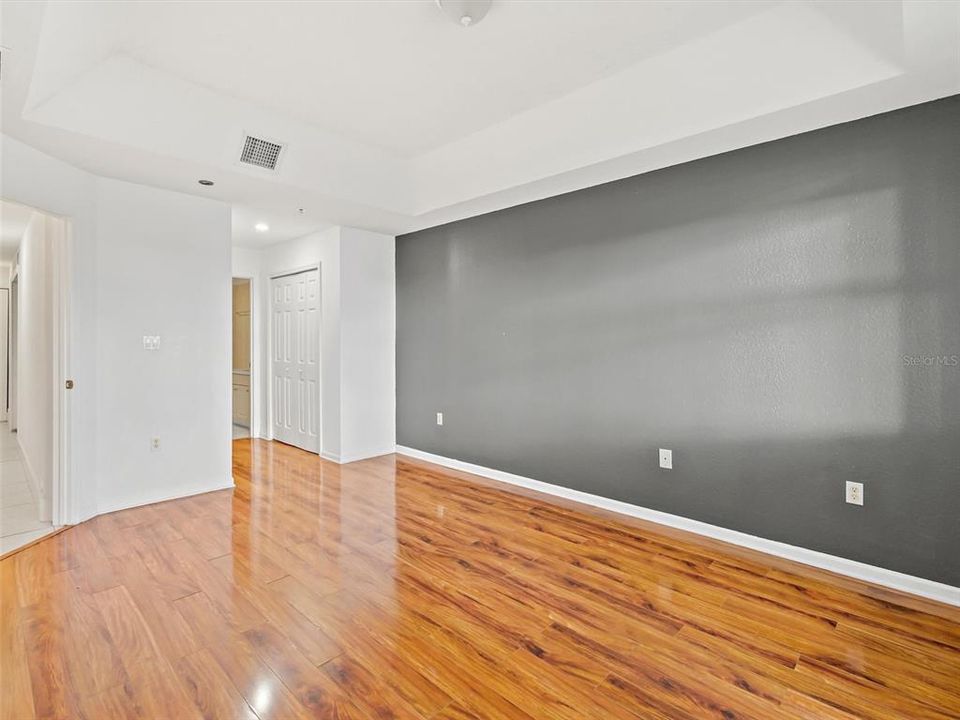 Active With Contract: $384,900 (3 beds, 2 baths, 1312 Square Feet)