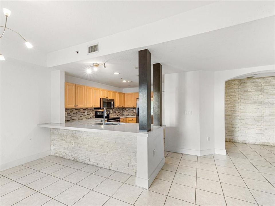 Active With Contract: $384,900 (3 beds, 2 baths, 1312 Square Feet)