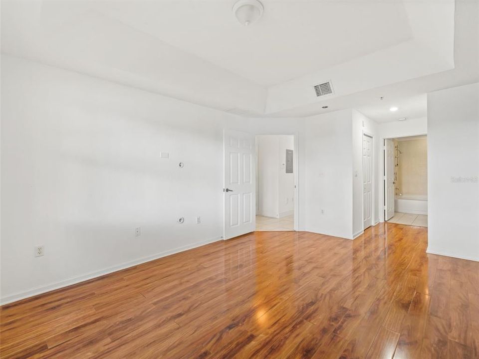 Active With Contract: $384,900 (3 beds, 2 baths, 1312 Square Feet)