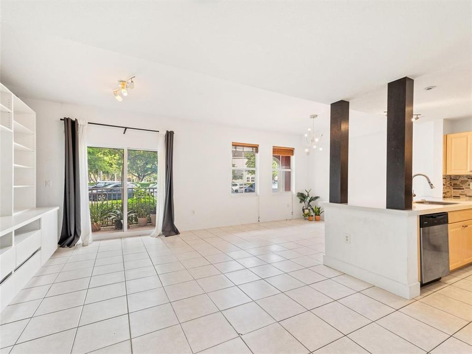 Active With Contract: $384,900 (3 beds, 2 baths, 1312 Square Feet)