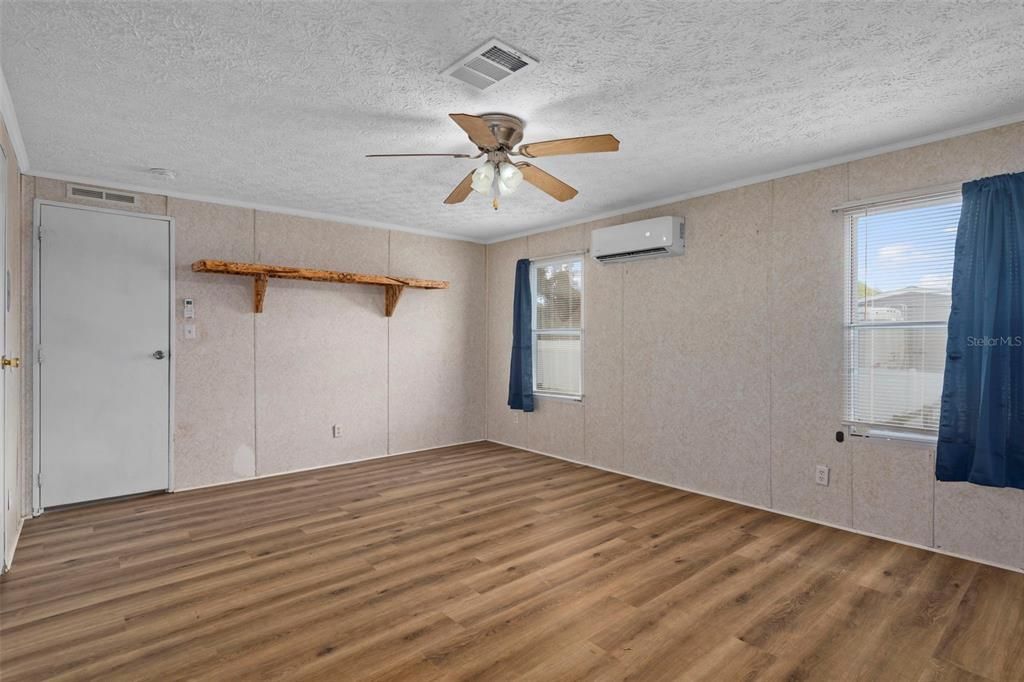 For Sale: $246,000 (4 beds, 2 baths, 1782 Square Feet)