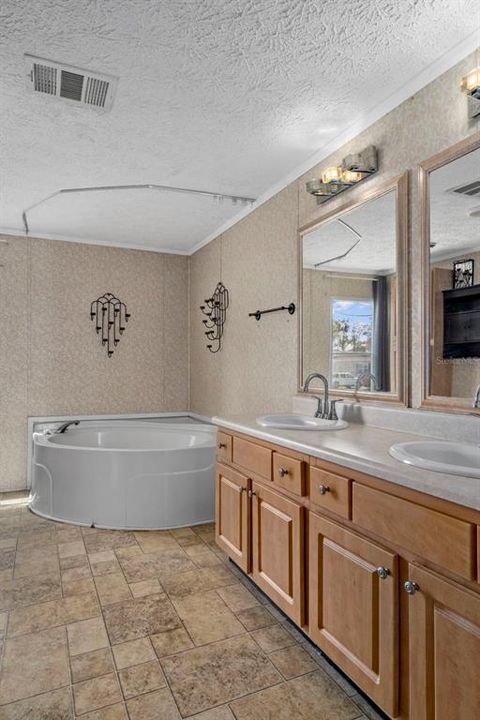 For Sale: $246,000 (4 beds, 2 baths, 1782 Square Feet)