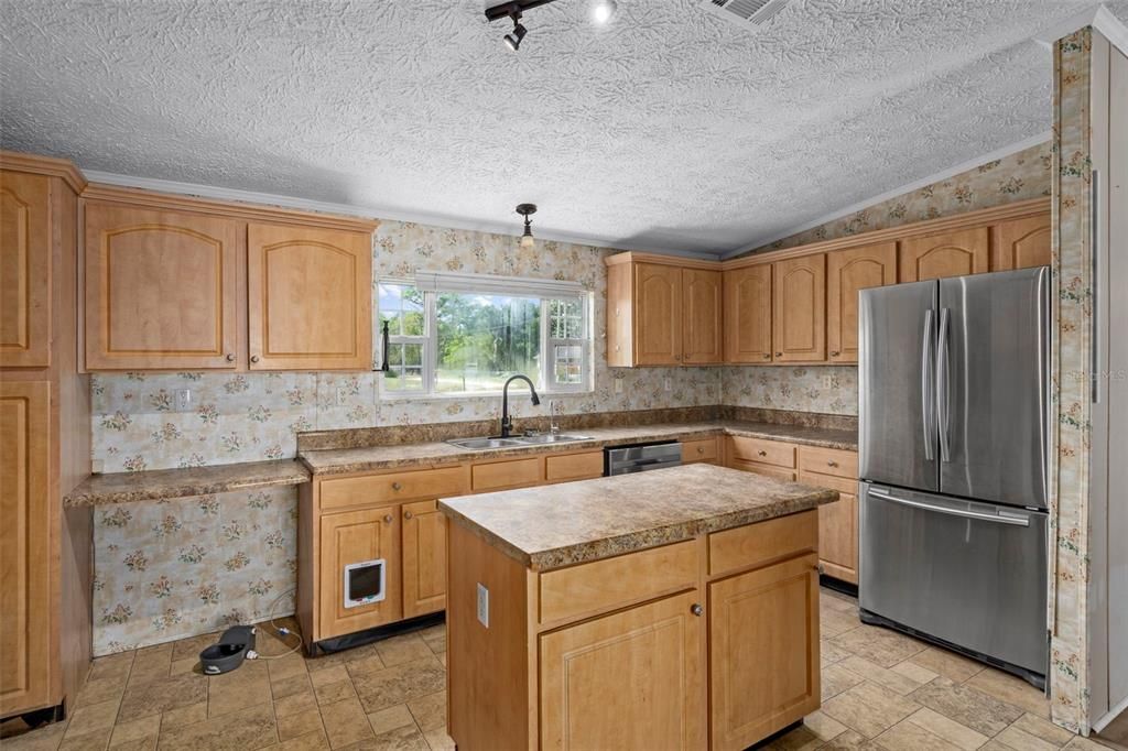 For Sale: $246,000 (4 beds, 2 baths, 1782 Square Feet)