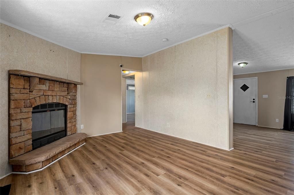 For Sale: $246,000 (4 beds, 2 baths, 1782 Square Feet)