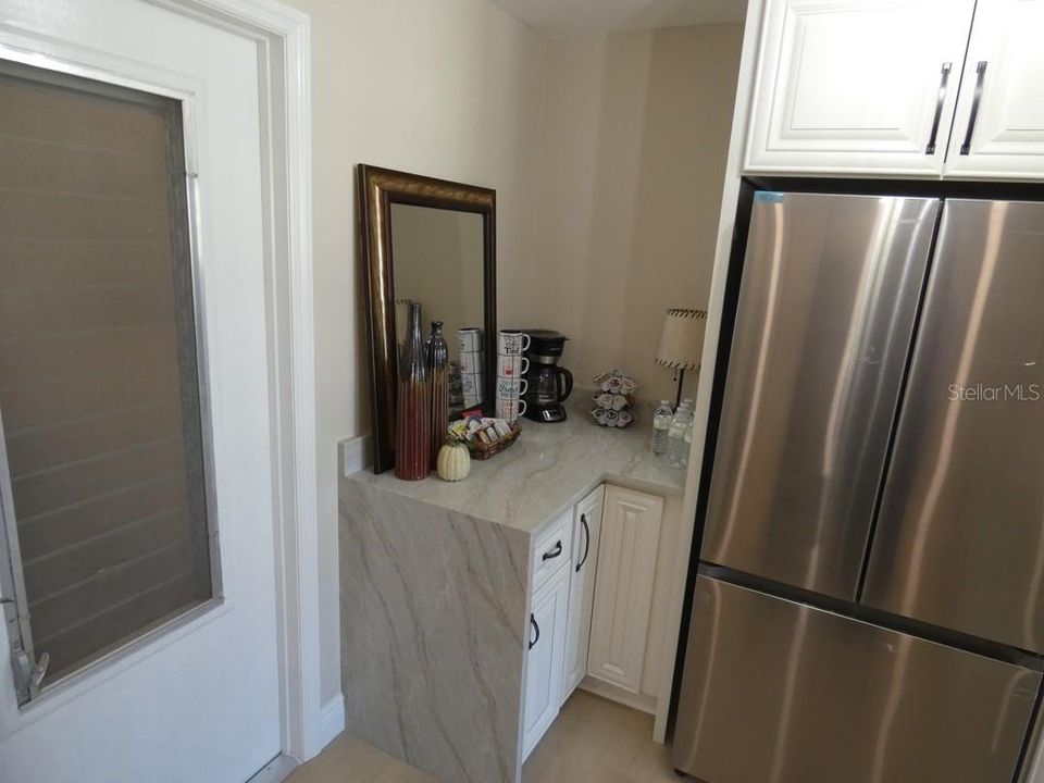 Под контрактом: $235,000 (2 спален, 2 ванн, 1000 Квадратных фут)