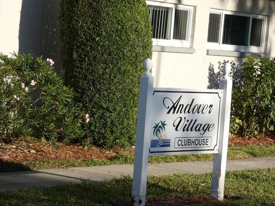 Под контрактом: $235,000 (2 спален, 2 ванн, 1000 Квадратных фут)