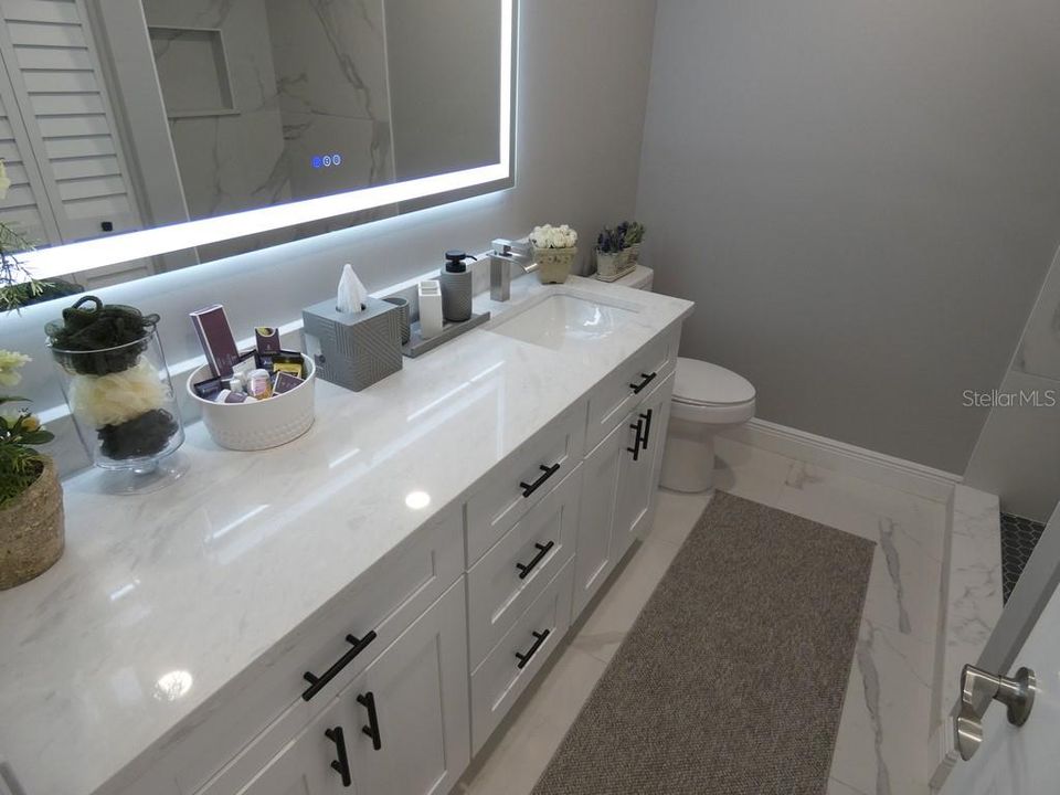 Под контрактом: $235,000 (2 спален, 2 ванн, 1000 Квадратных фут)