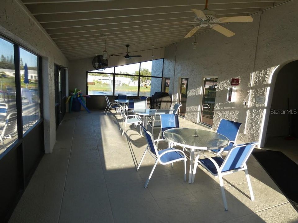 Под контрактом: $235,000 (2 спален, 2 ванн, 1000 Квадратных фут)