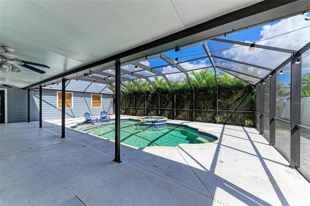 Active With Contract: $549,000 (3 beds, 2 baths, 2111 Square Feet)