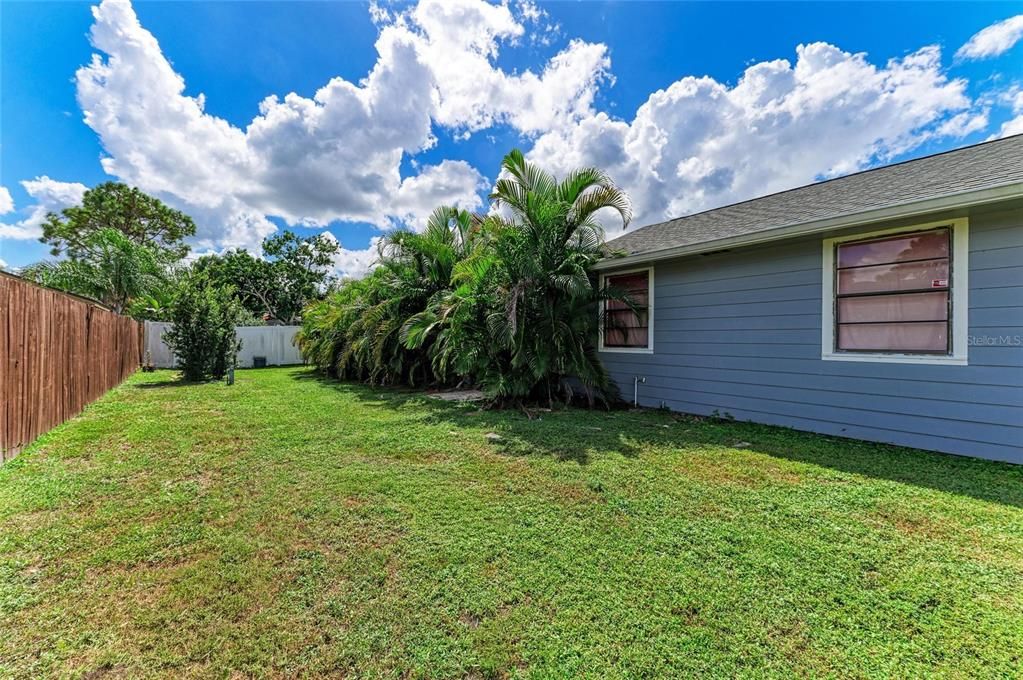 Active With Contract: $549,000 (3 beds, 2 baths, 2111 Square Feet)