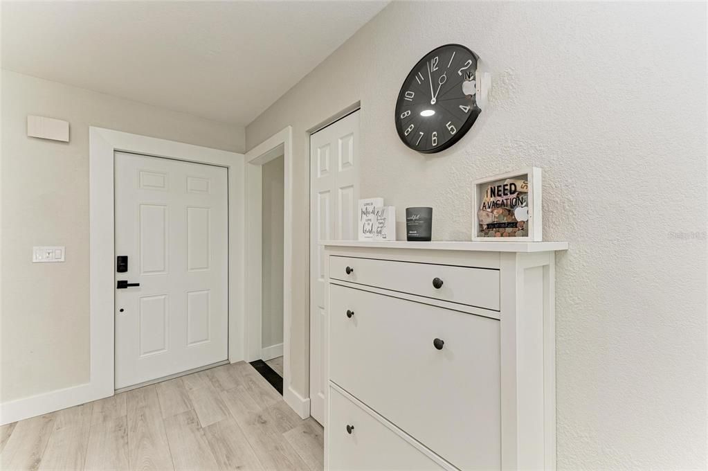 Active With Contract: $549,000 (3 beds, 2 baths, 2111 Square Feet)