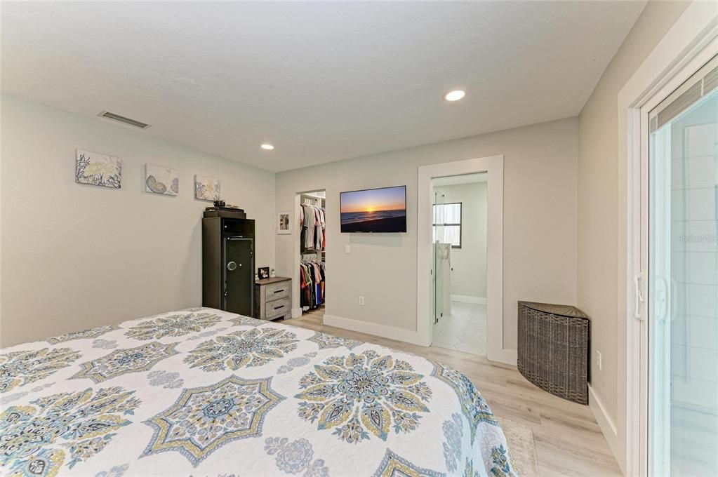 Active With Contract: $549,000 (3 beds, 2 baths, 2111 Square Feet)