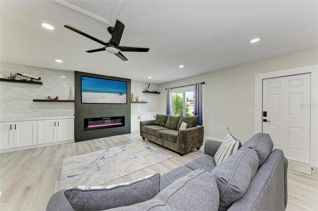 Active With Contract: $549,000 (3 beds, 2 baths, 2111 Square Feet)