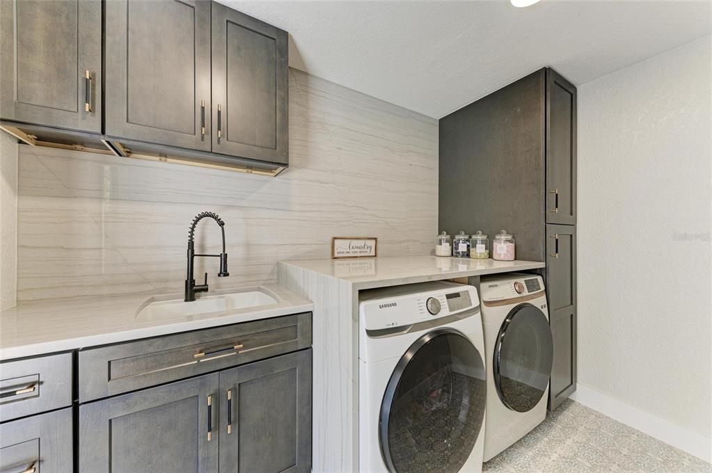 Active With Contract: $549,000 (3 beds, 2 baths, 2111 Square Feet)